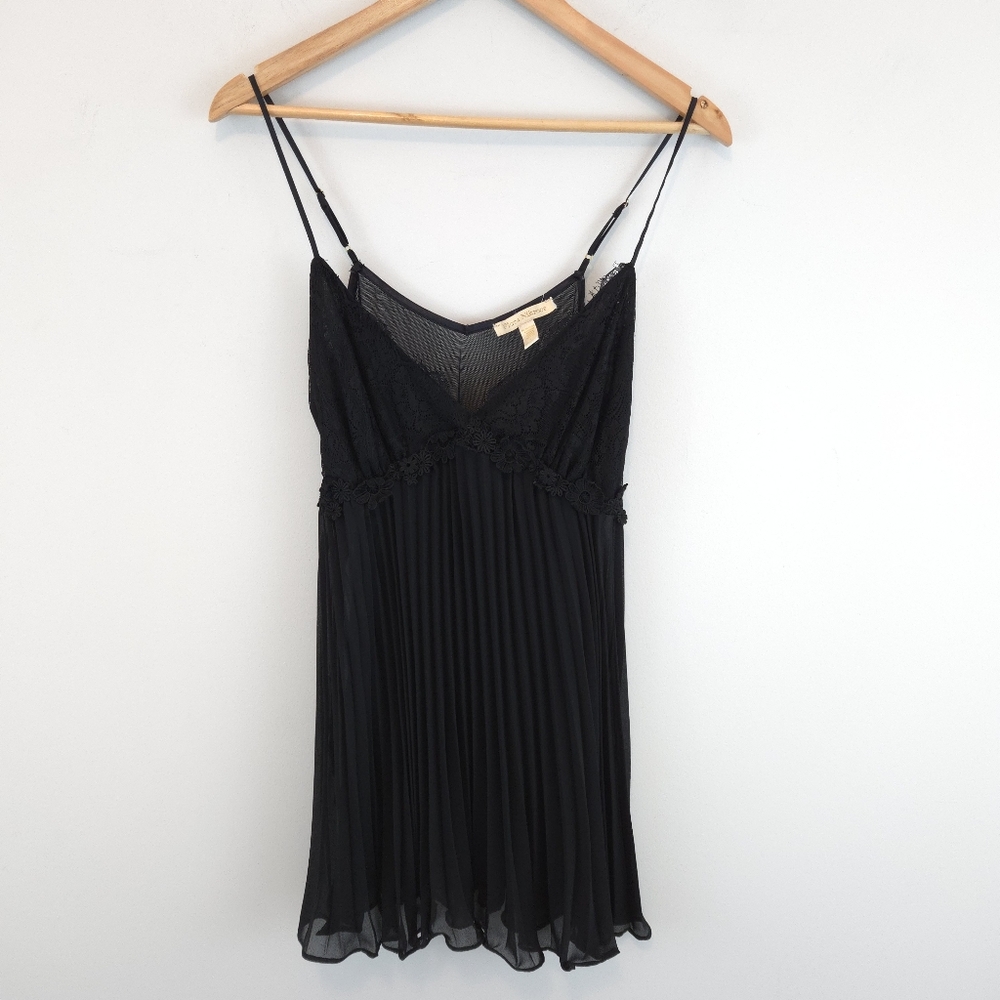 Flora Nikrooz Women's Black Accordion Pleated Babydoll Chemise with Lace Trim